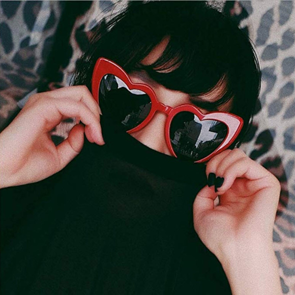 Accessories - Red Heart frame Retro Lolita sunglasses